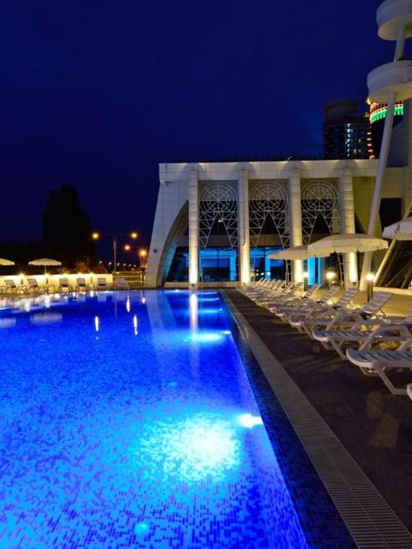 The Grand Gloria Hotel