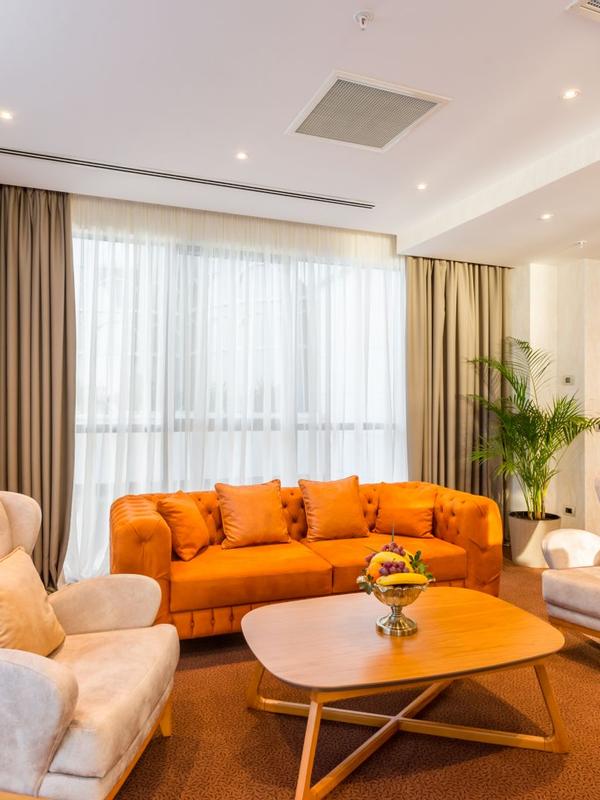 The Grand Gloria Hotel