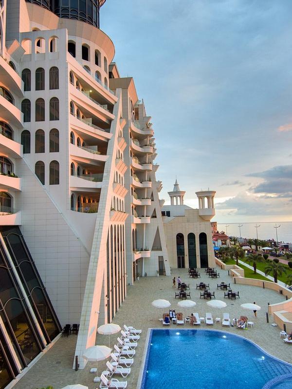 The Grand Gloria Hotel