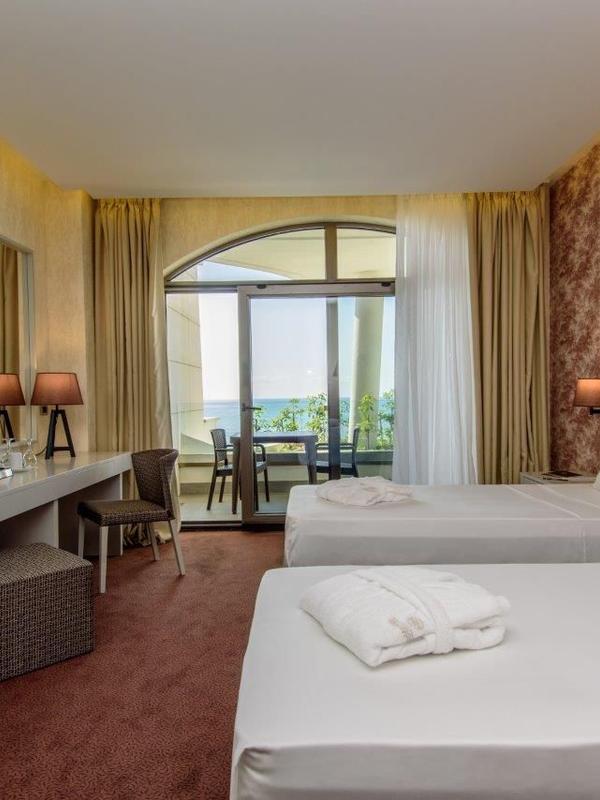 The Grand Gloria Hotel