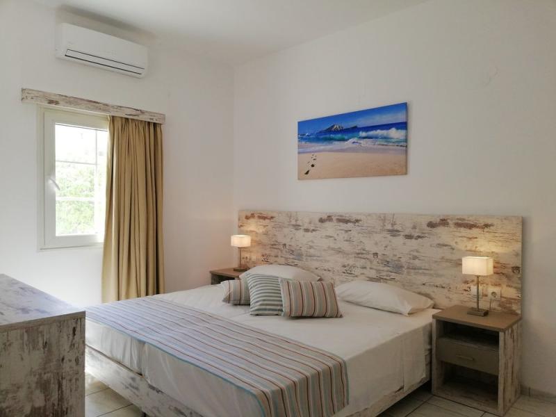 Evina Rooms & Villas