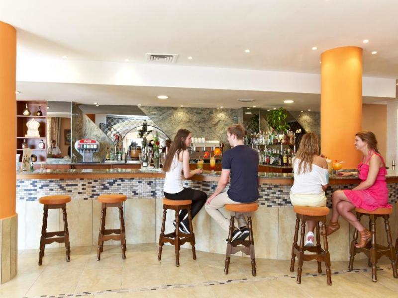Universal Hotel Romantica