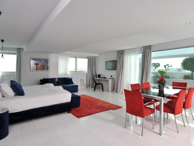 Athenaeum Palace & Luxury Suites