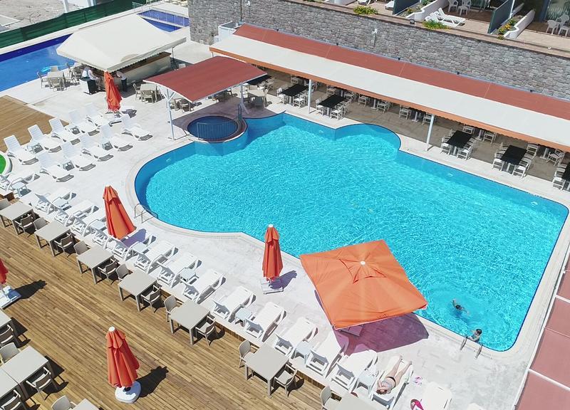 Roxx Suites Deluxe Hotel