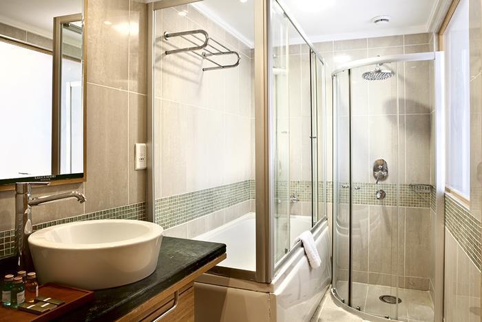 Roxx Suites Deluxe Hotel