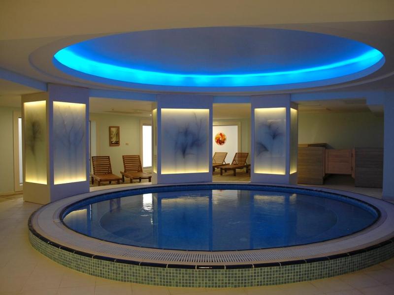 Roxx Suites Deluxe Hotel