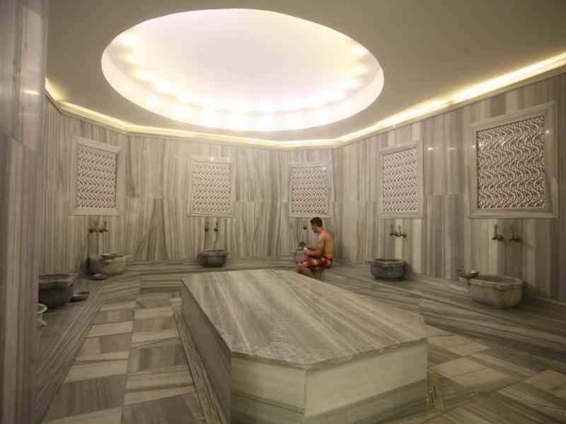 Roxx Suites Deluxe Hotel