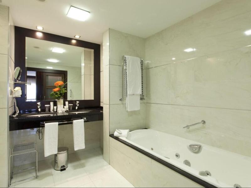 Tryp Cordoba