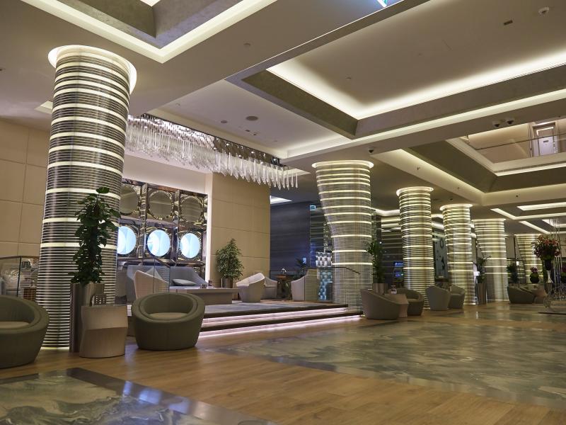 Royal M Hotel & Resort