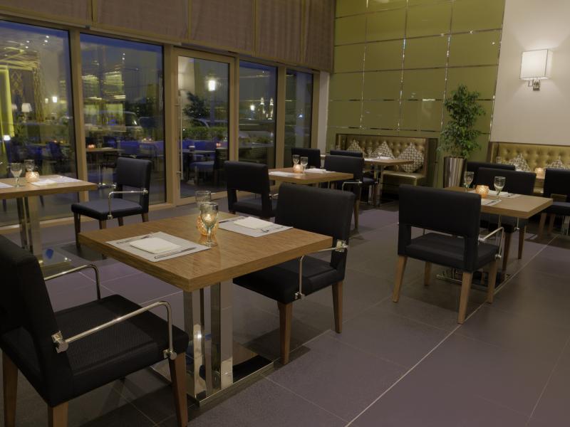 Royal M Hotel & Resort