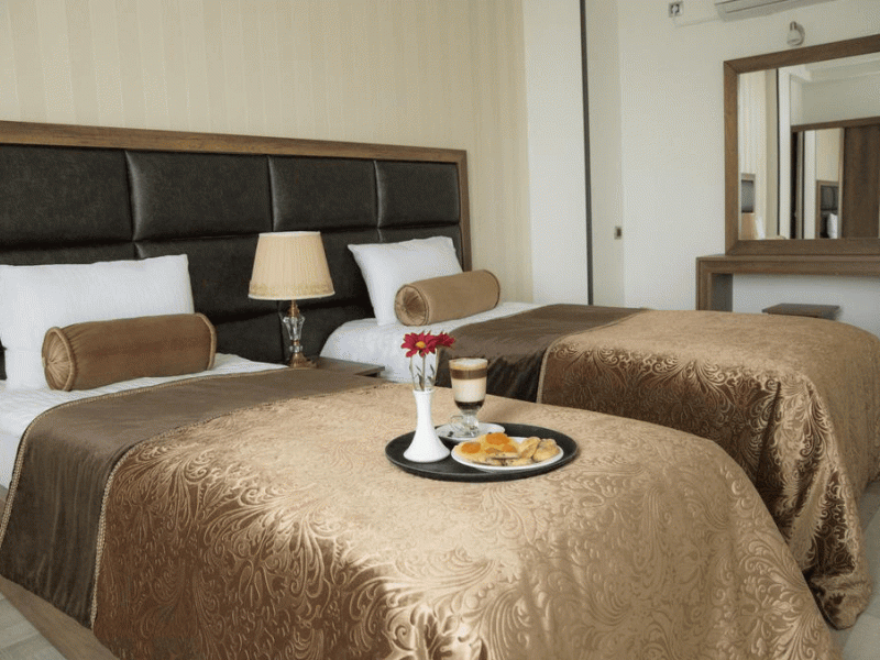 Green Queen Hotel