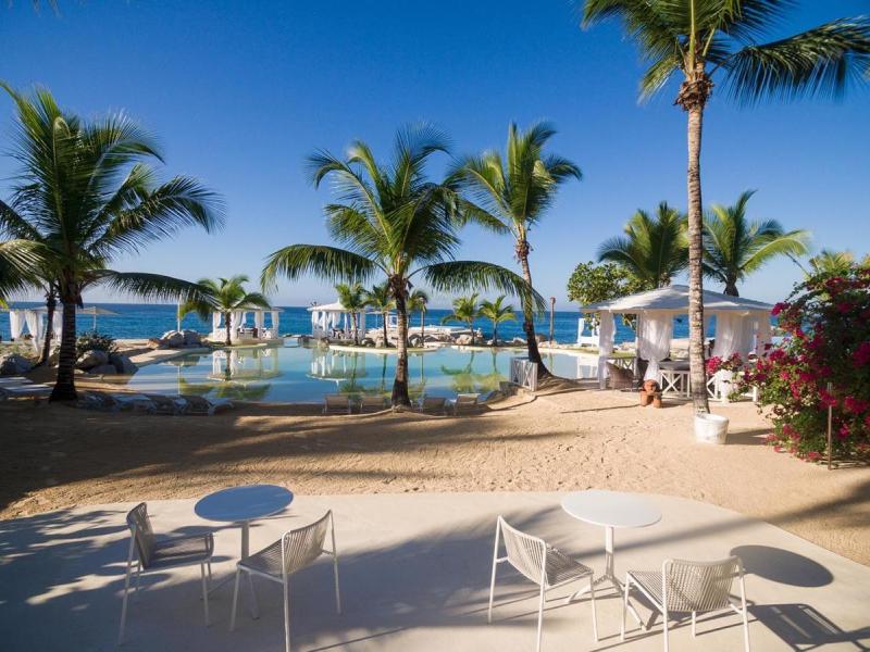 Tracadero Beach Resort
