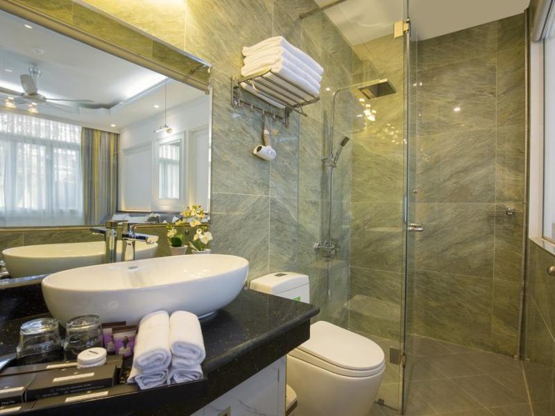 Golden Rooster Hotel & Spa