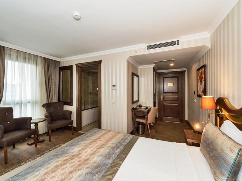Realstar Hotel