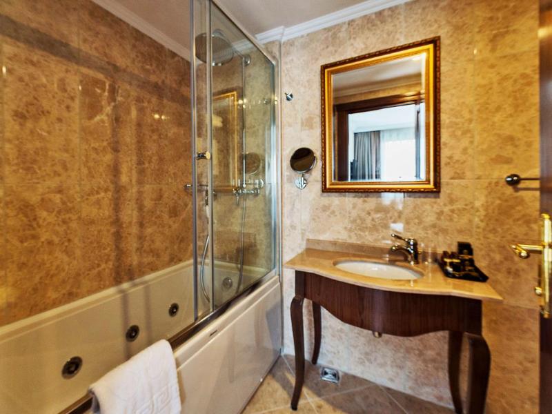 Realstar Hotel