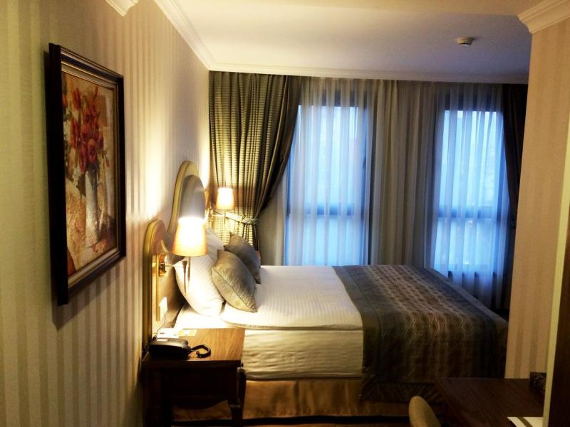 Realstar Hotel