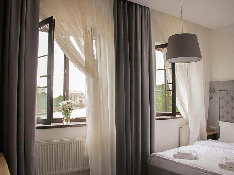 У Медового Моста