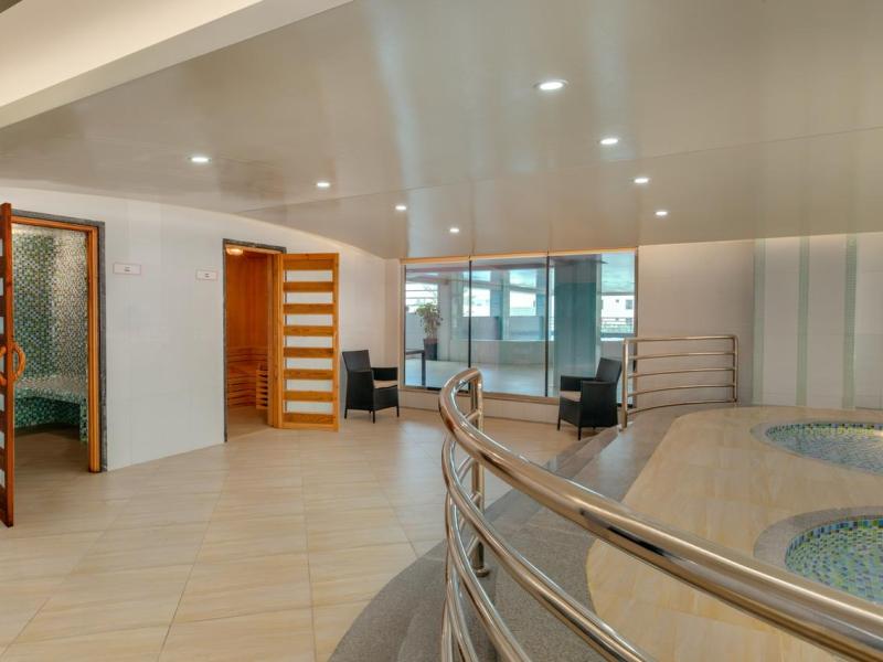 Ramada Hotel & Suites Amwaj Islands