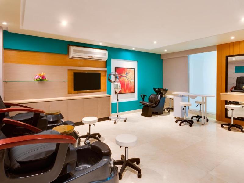 Ramada Hotel & Suites Amwaj Islands