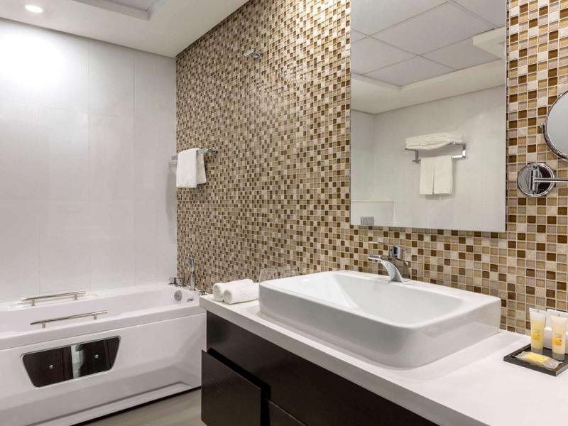 Ramada Hotel & Suites Amwaj Islands