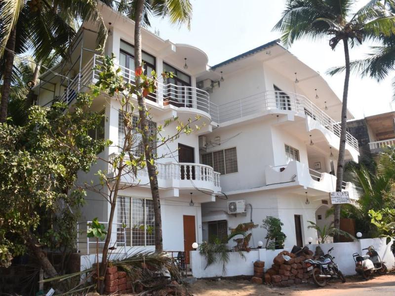 Amor By The Walk Stays