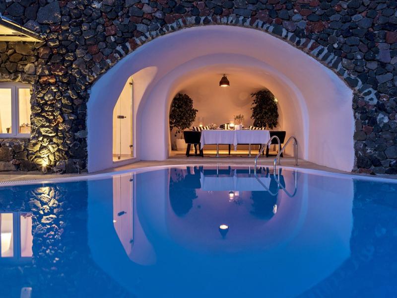Canaves Oia Suites
