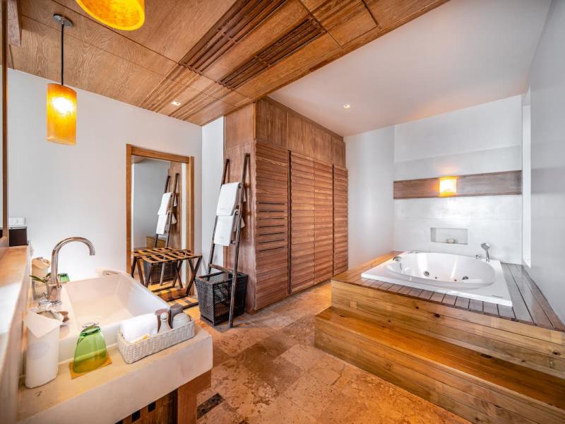 Aleenta Phuket Resort & Spa