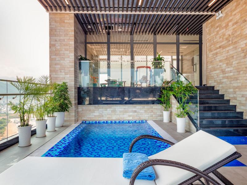 Emerald Bay Hotel & Spa