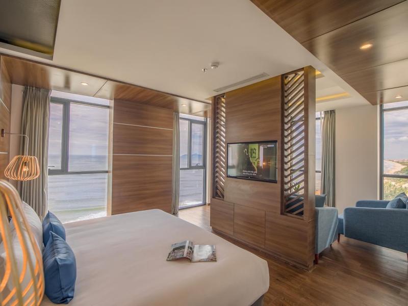 Haian Beach Hotel & Spa