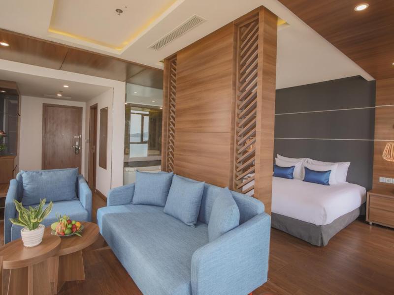 Haian Beach Hotel & Spa