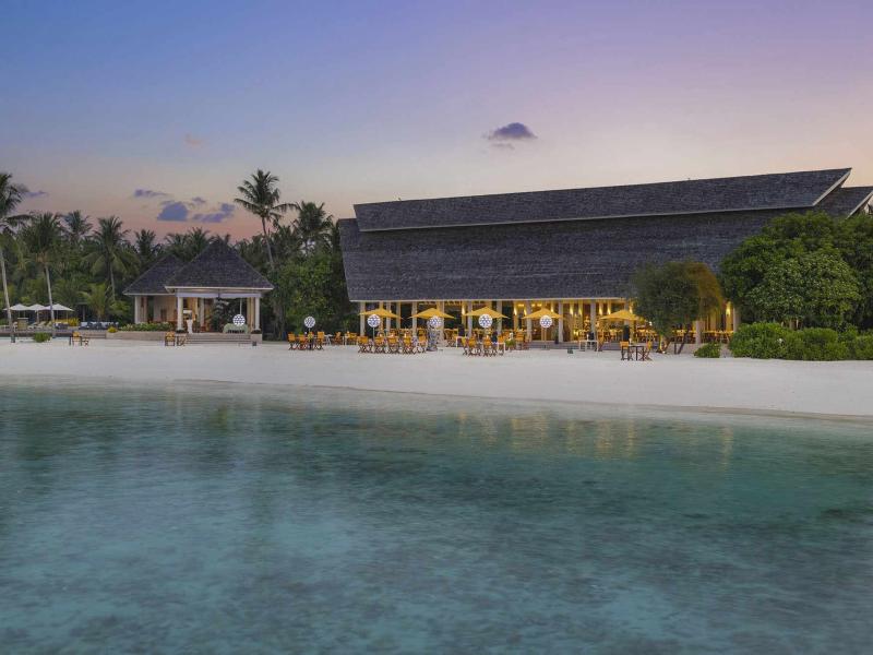 Emerald Faarufushi Resort & Spa