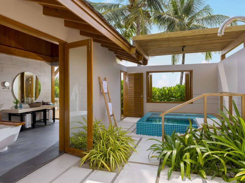 Emerald Faarufushi Resort & Spa