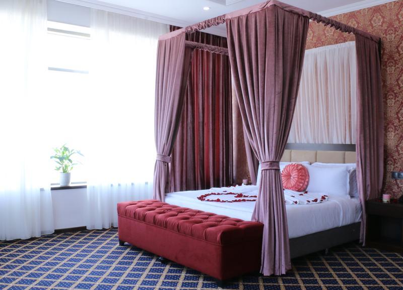 Corniche Family Hotel