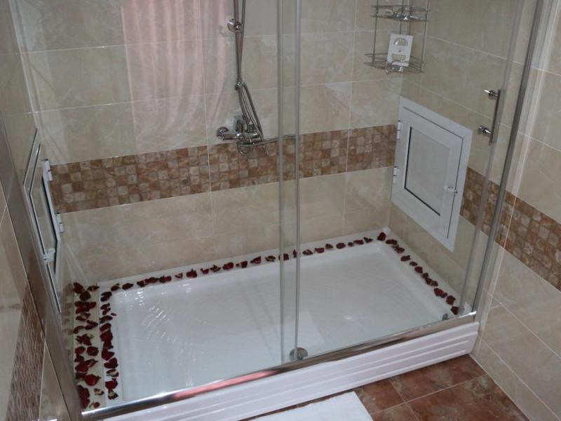 Corniche Family Hotel