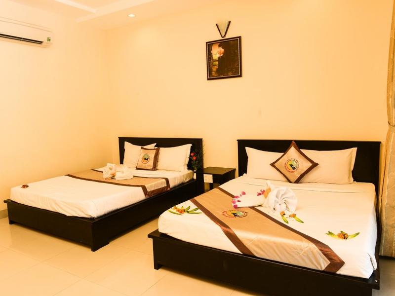 Hon Rom Central Beach Resort