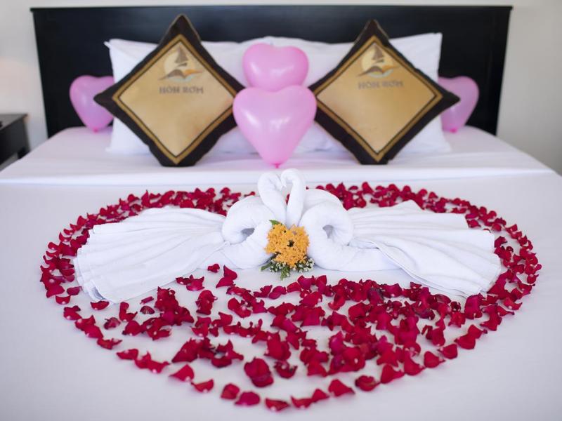 Hon Rom Central Beach Resort