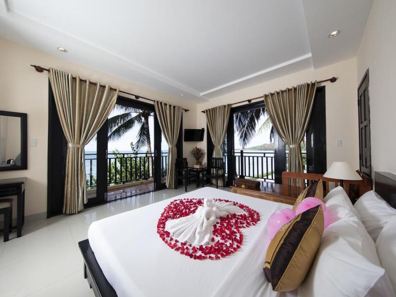 Hon Rom Central Beach Resort