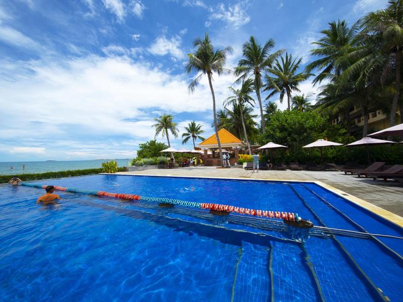 Hon Rom Central Beach Resort