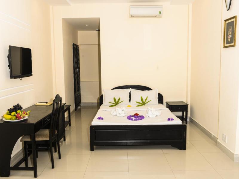 Hon Rom Central Beach Resort