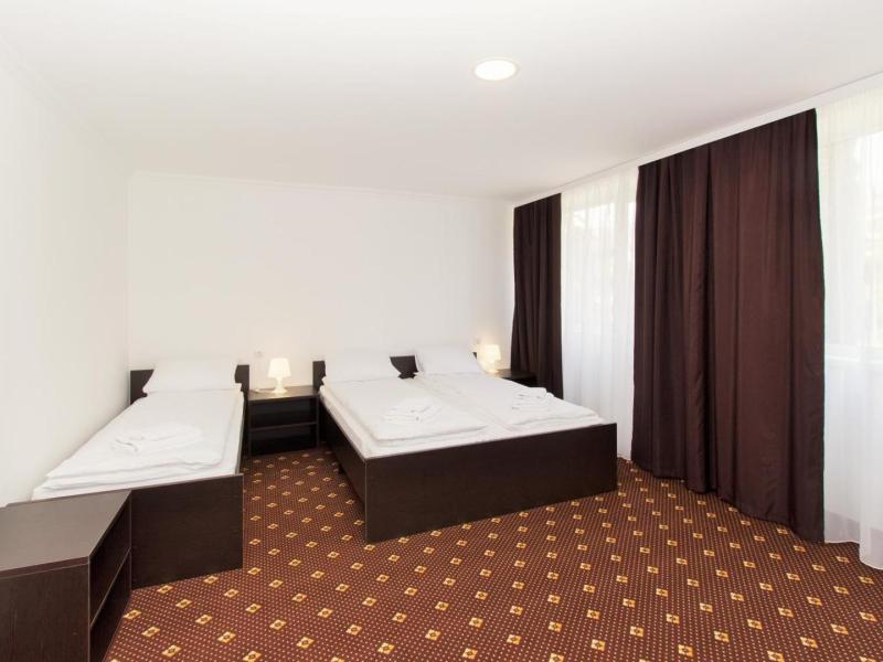 Отель Атрия