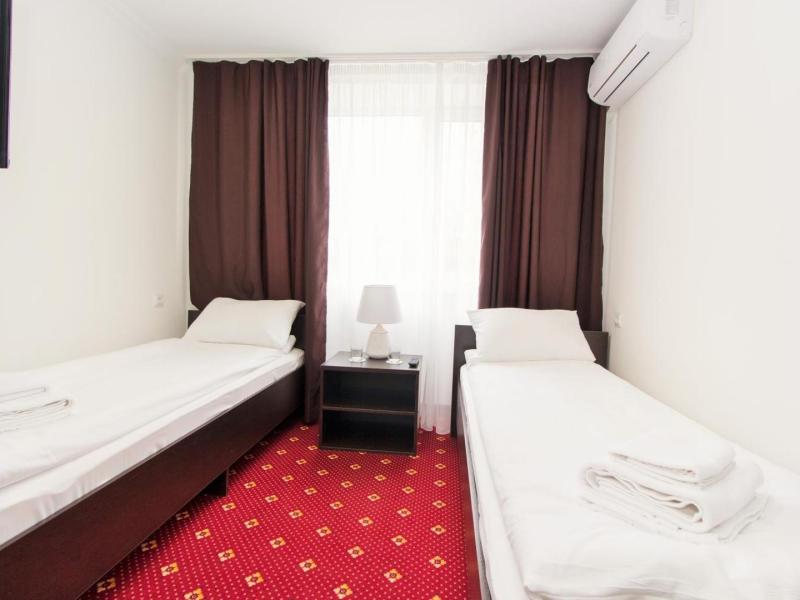 Отель Атрия