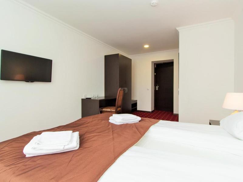 Отель Атрия