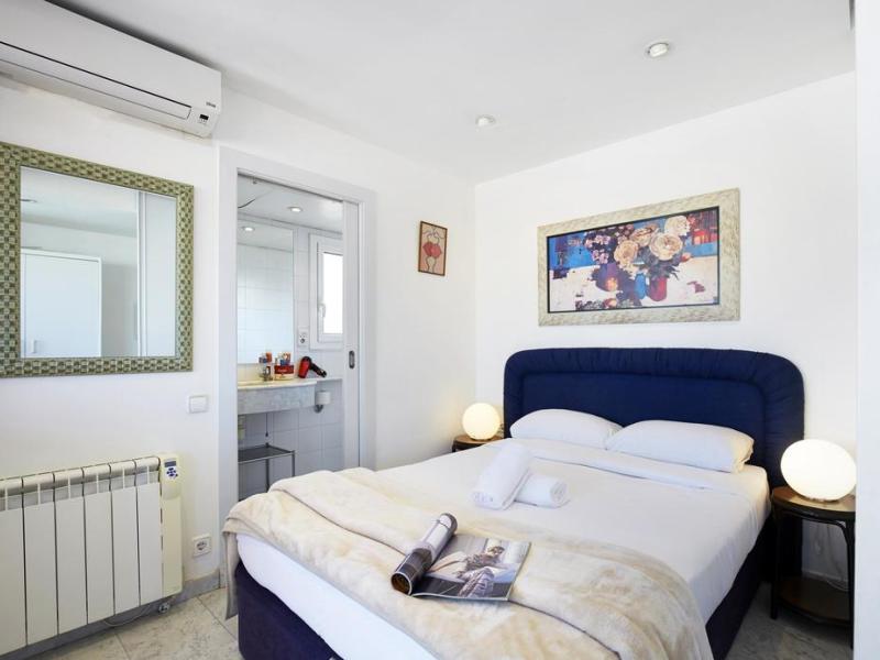 AinB Diagonal Francesc Macia Apartments