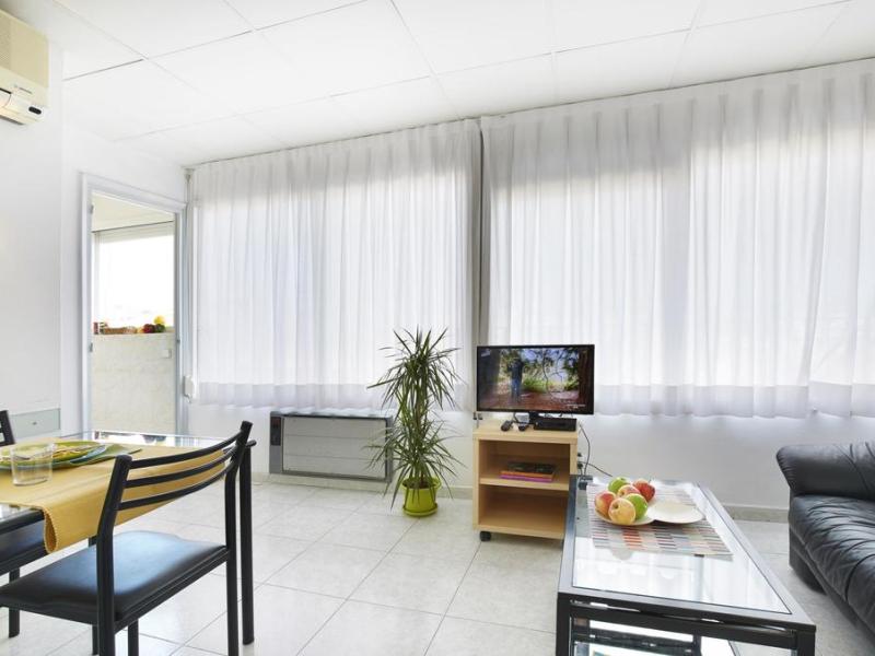 AinB Diagonal Francesc Macia Apartments