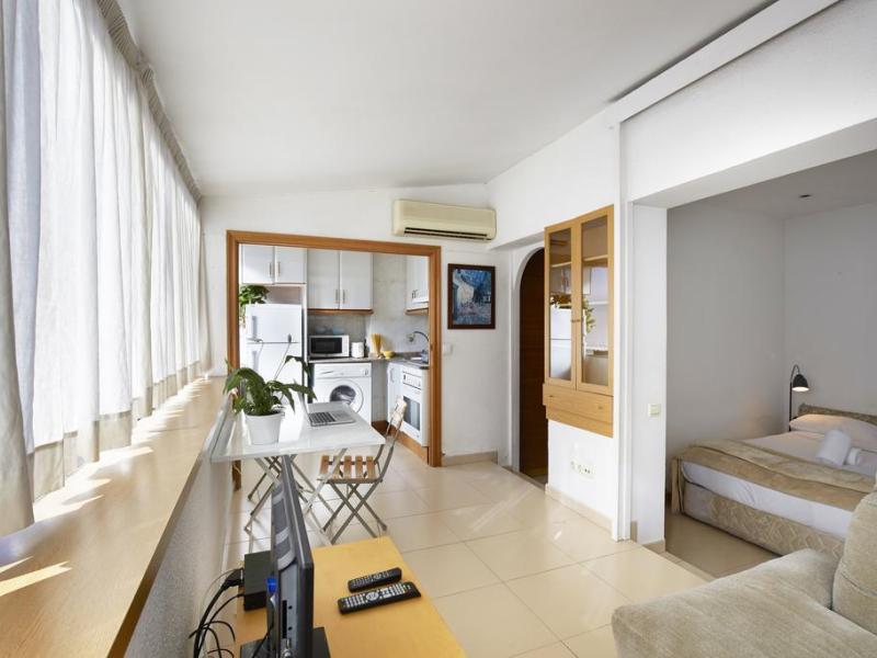 AinB Diagonal Francesc Macia Apartments