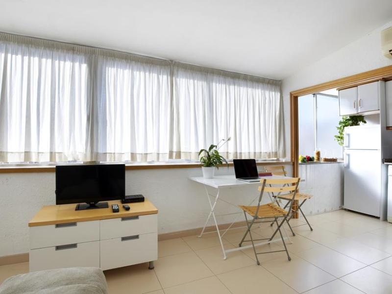 AinB Diagonal Francesc Macia Apartments