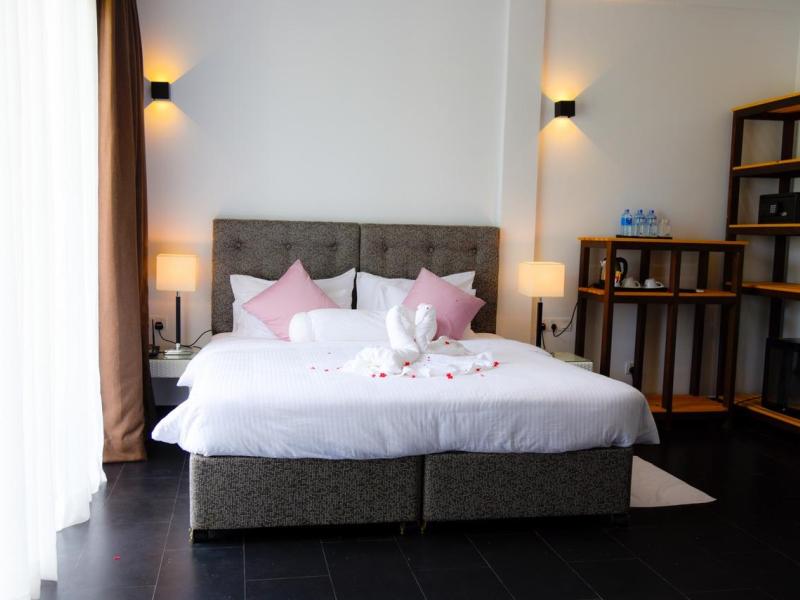 South Beach Villa@69