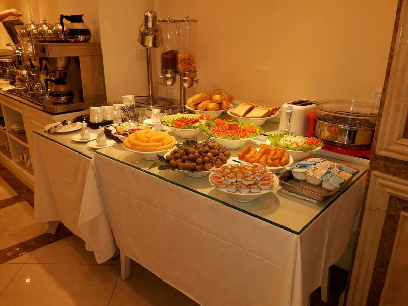 New Era Hotel & Villa