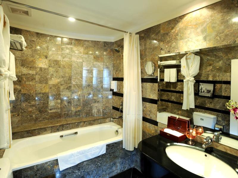 New Era Hotel & Villa