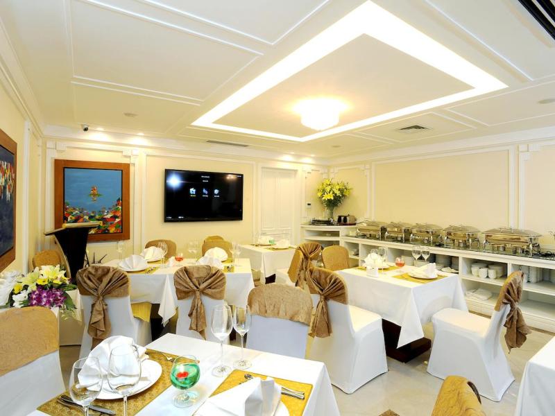 New Era Hotel & Villa